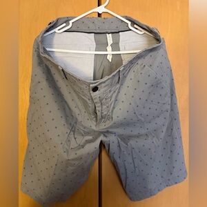 LULULEMON Gray Organic Cotton Blend ABC The Works Warpstreme 11” Shorts, Size 38